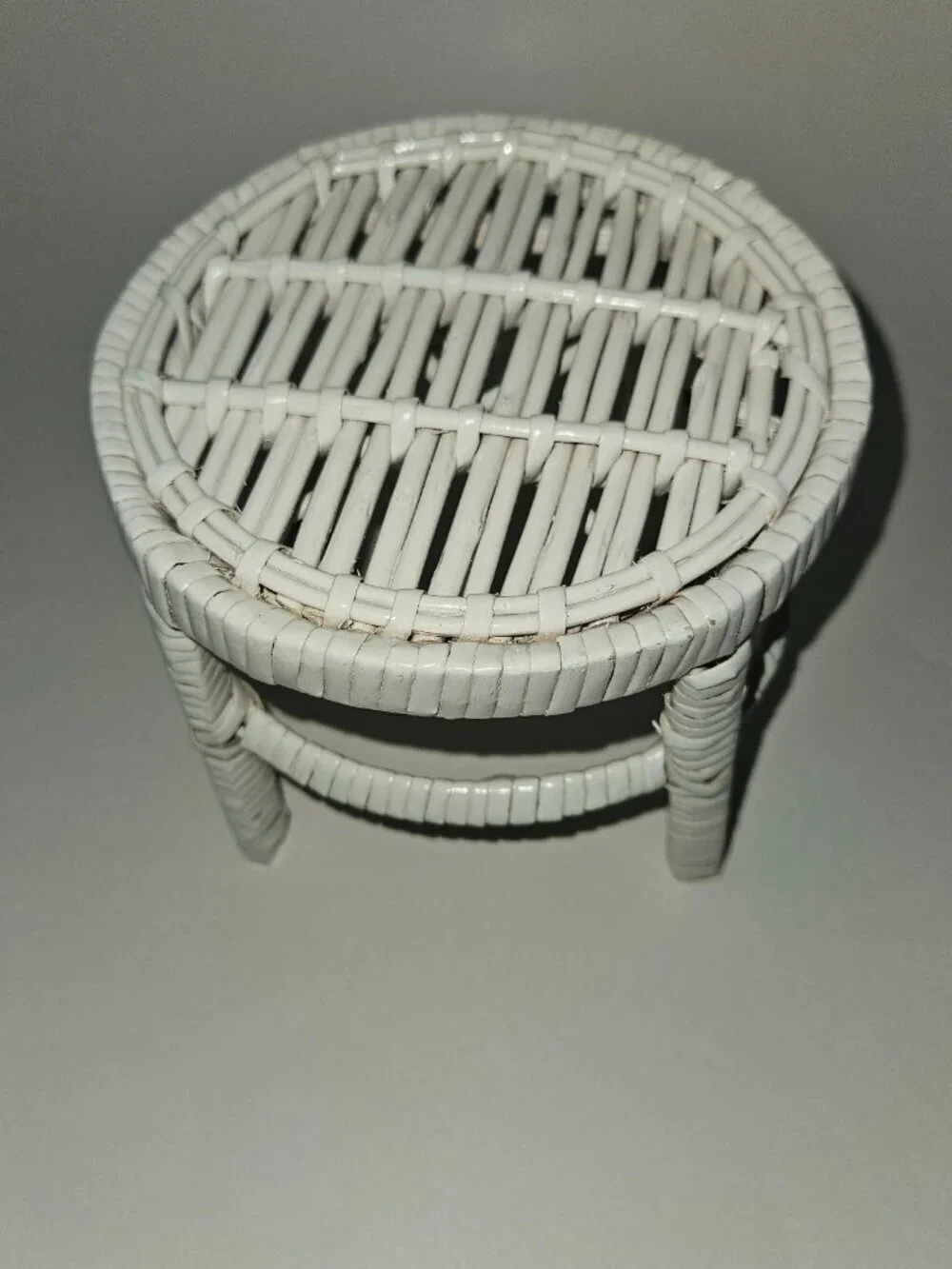 Doll Furniture 2 Aqua/Tan Wood Tables 1 White Wicker Table / Stool ? READ